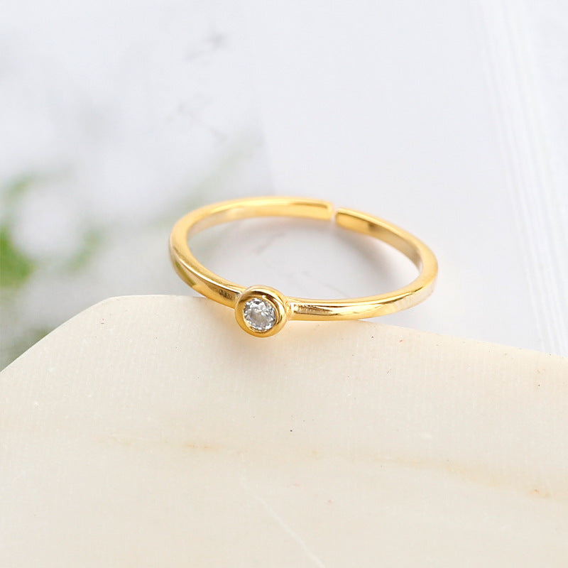 Cornelia Solo Crystal Gold Ring
