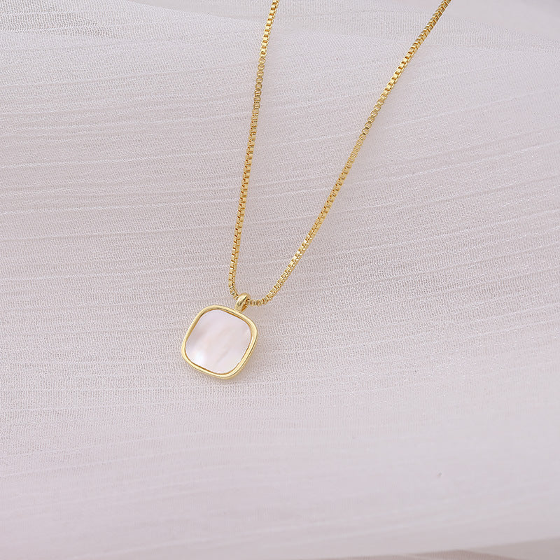 Sophie Gold Necklace Pearl Pendant